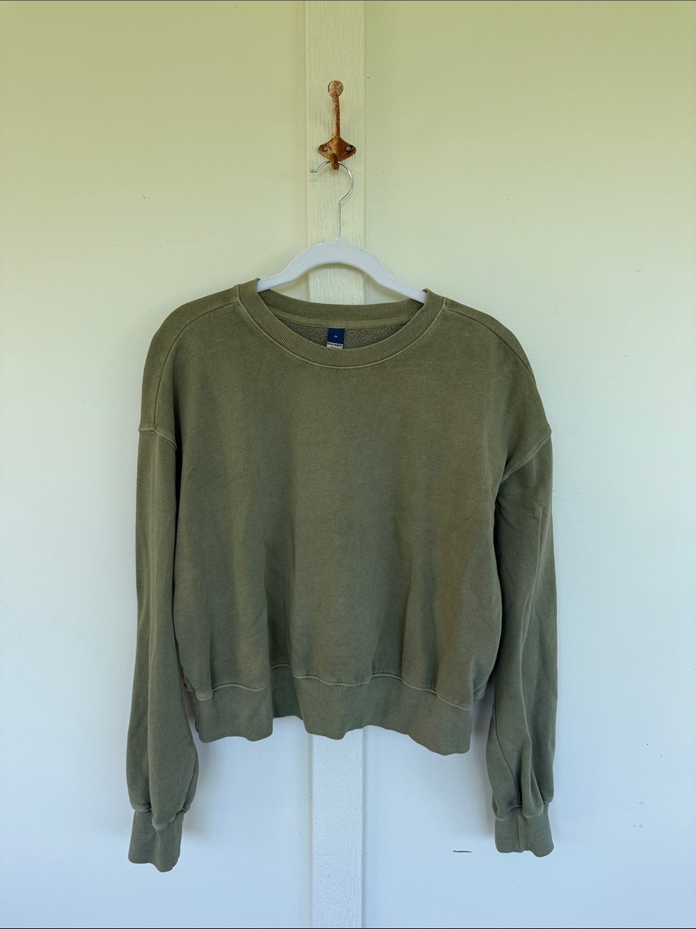 Old Navy green cropped sweatshirt